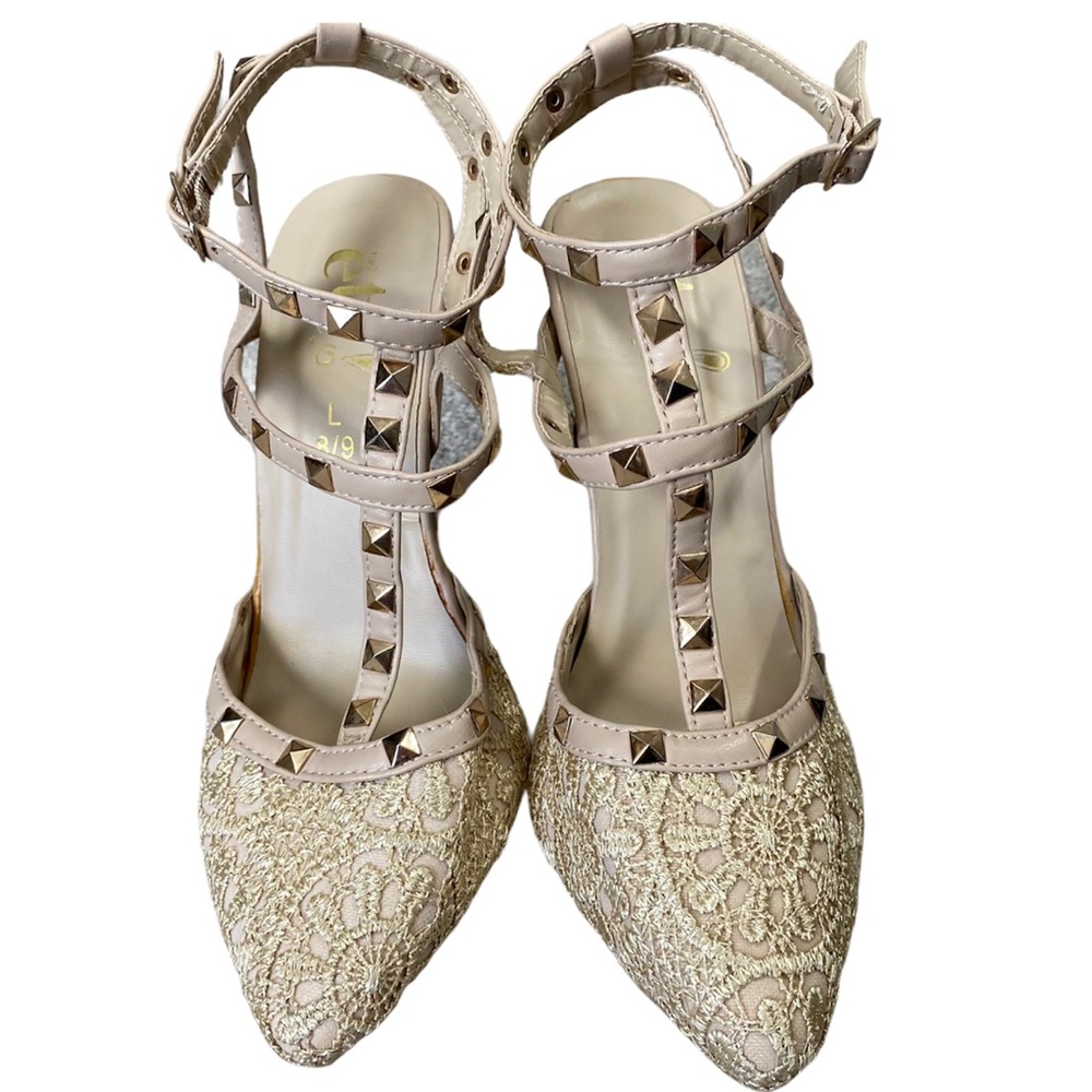 Rue 21 etc! Ivory Embroidered High Heel Shoes